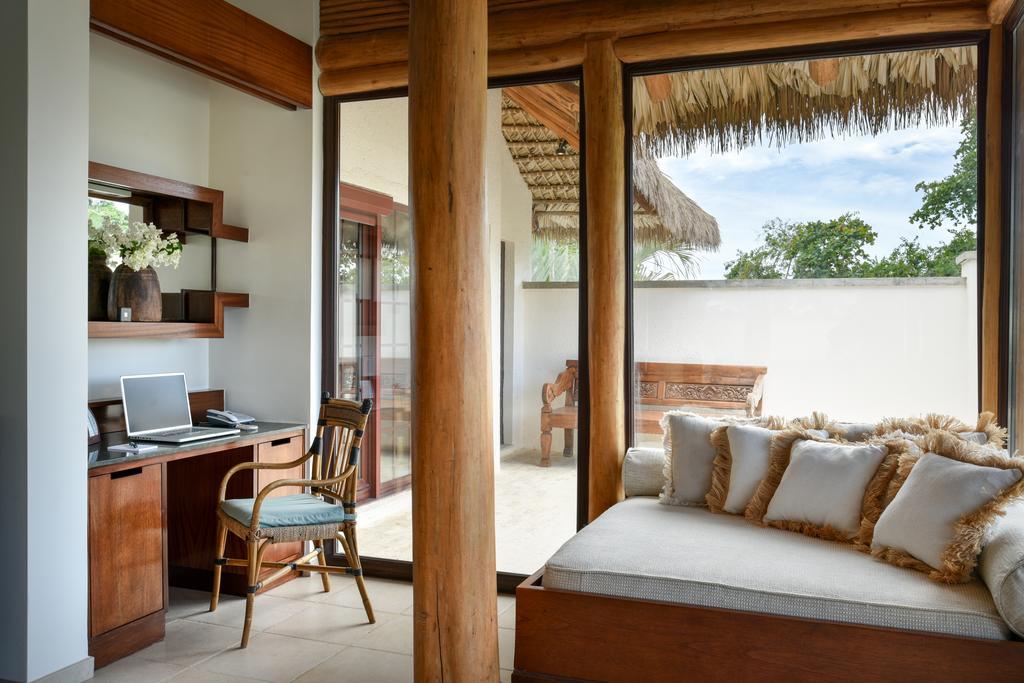Paradise Beach Nevis Bilik gambar