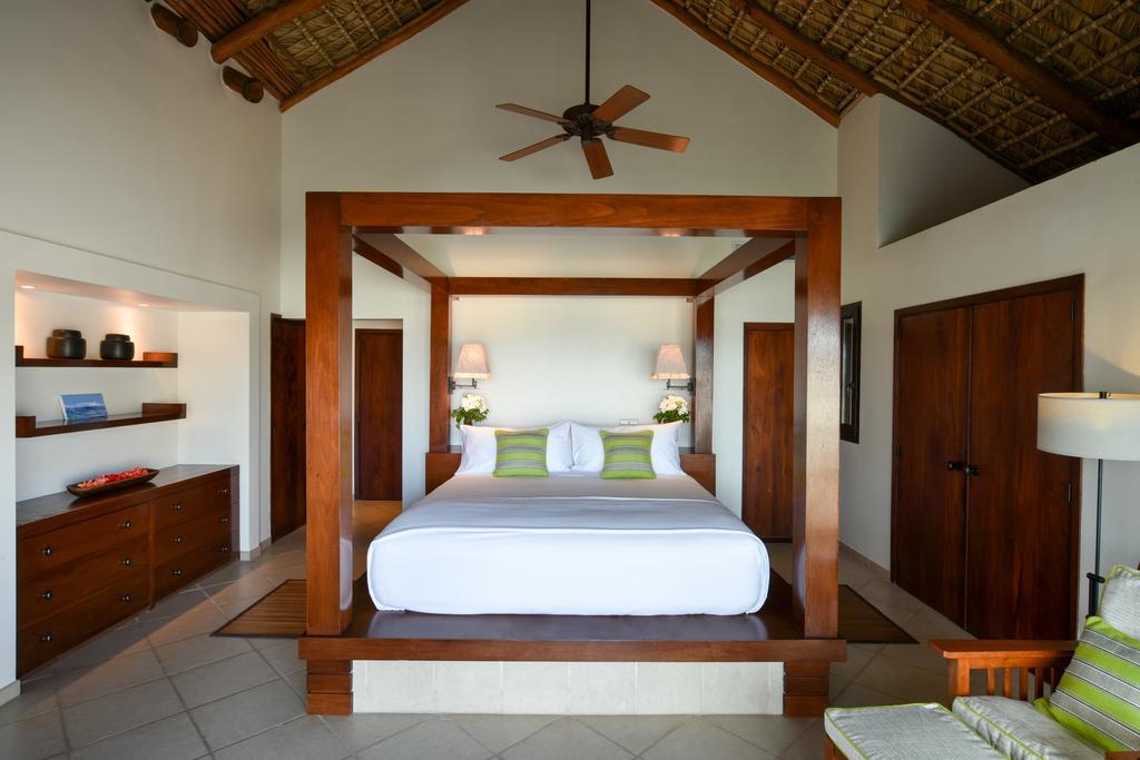 Paradise Beach Nevis Bilik gambar