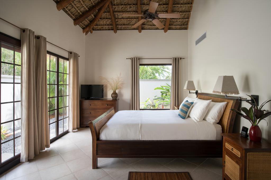 Paradise Beach Nevis Bilik gambar