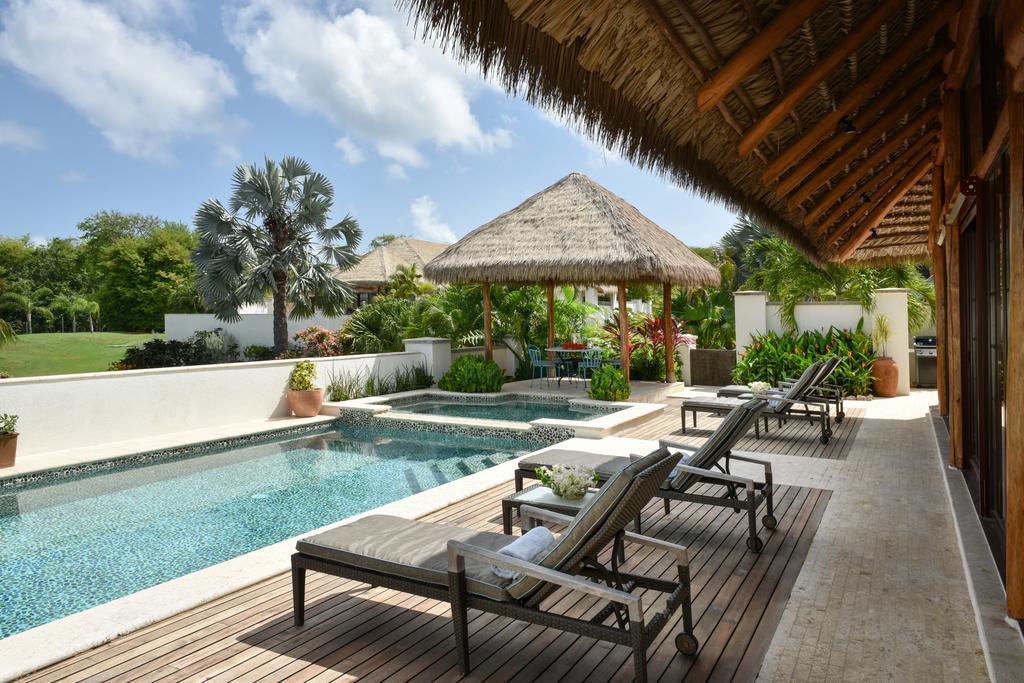 Paradise Beach Nevis Bilik gambar