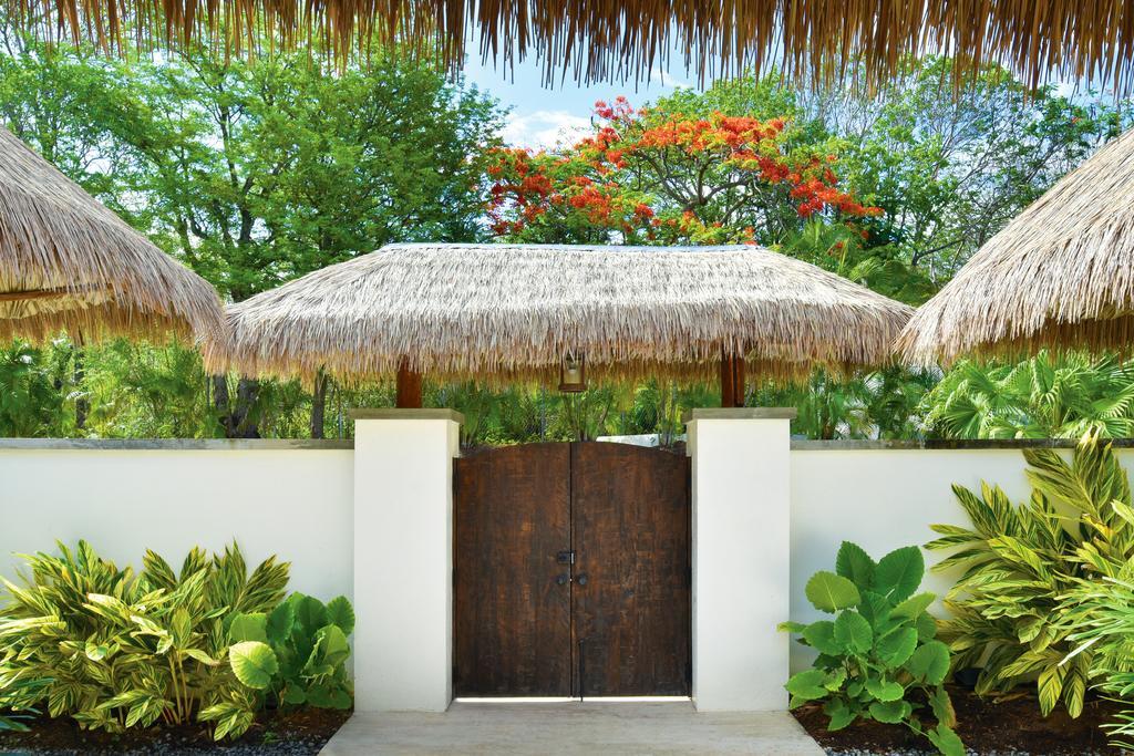 Paradise Beach Nevis Luaran gambar