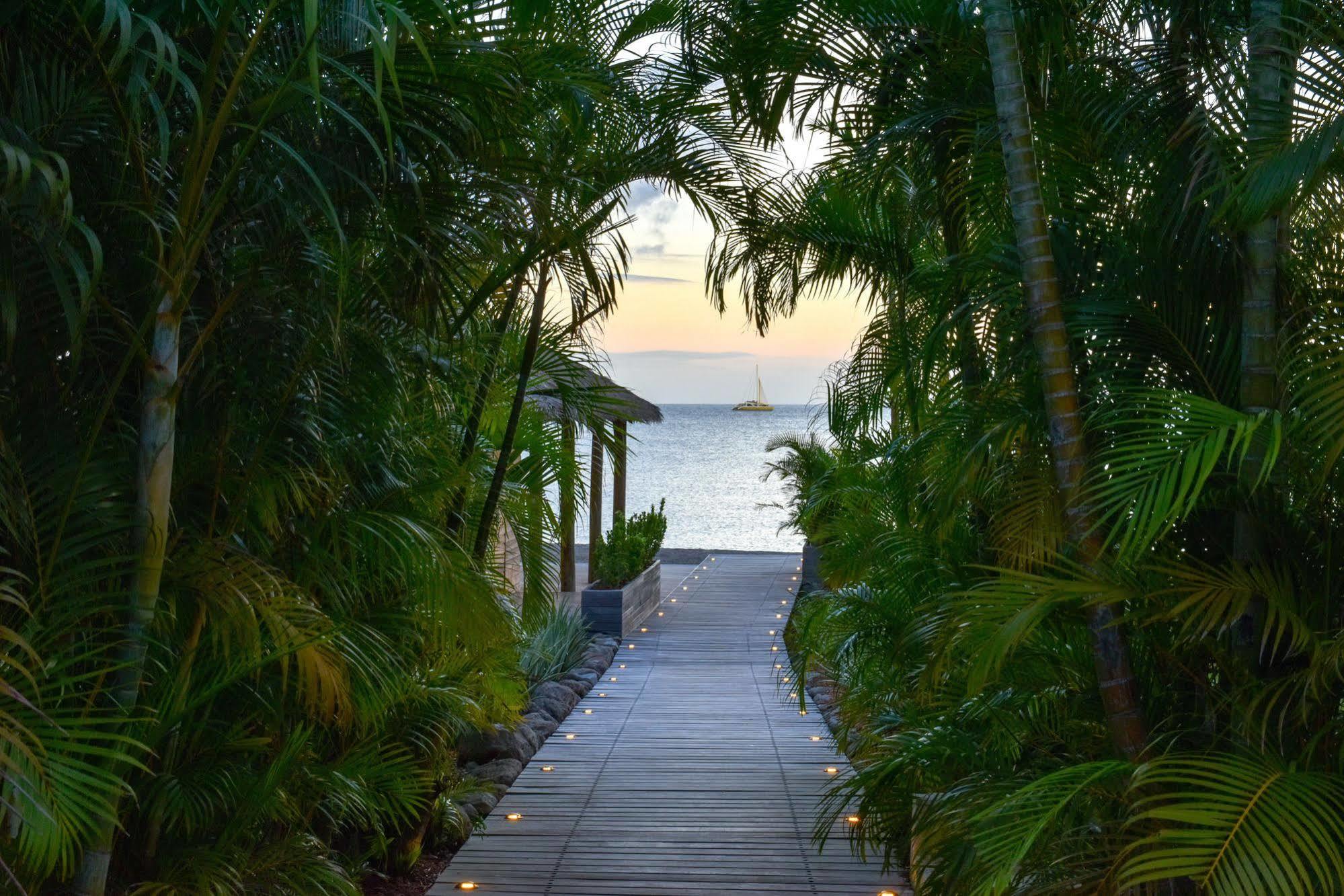 Paradise Beach Nevis Luaran gambar