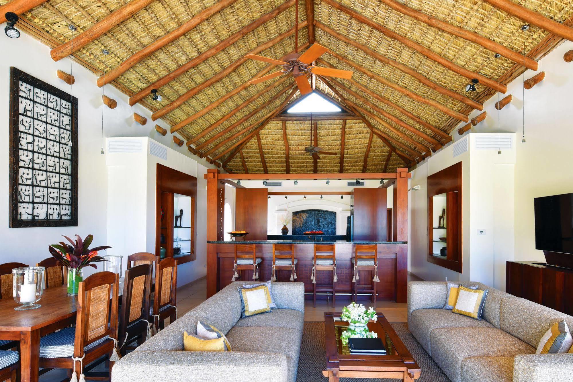 Paradise Beach Nevis Luaran gambar